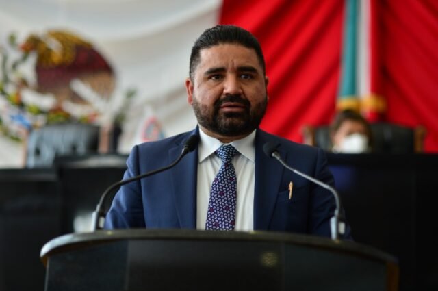 9c35db1a-3d48-4bed-ad22-75b6b31d27f1