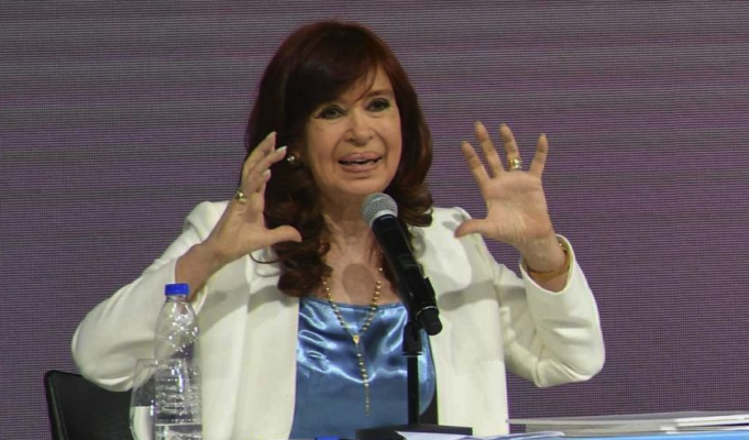 Investigan a novia del agresor de vicepresidenta argentina