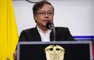 Retira presidente de Colombia impuesto a pensiones