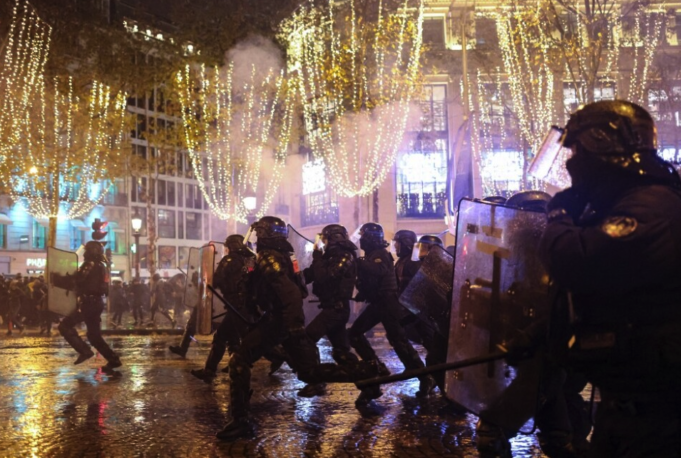 Más de 200 detenidos durante disturbios en Francia tras la final de la Copa Mundial