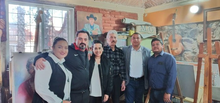 Visita secretaria de Cultura al pintor Óscar Soto Hermosillo