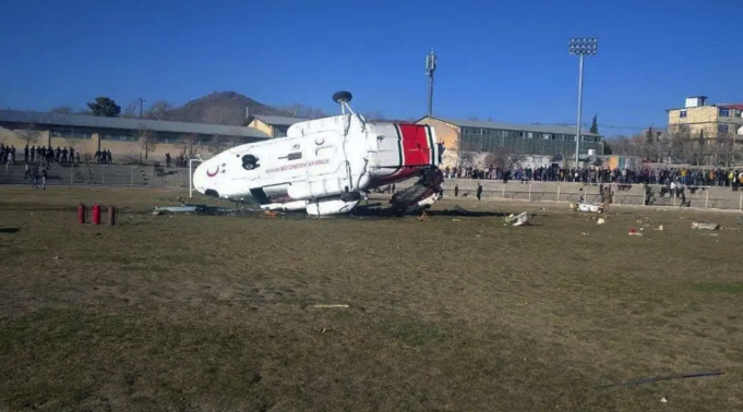Se estrella helicóptero del ministro de Deportes iraní