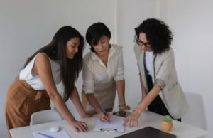 Sólo el 4% de mujeres son parte de direcciones generales en México