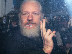 Tener preso a Assange es como encerrar a la libertad: AMLO