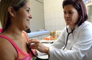 Reestablecen programa “Más Médicos” para ampliar cobertura de salud en Brasil