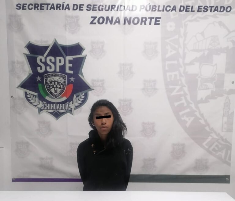 Detuvo SSPE en Juárez a mujer a bordo de vehículo robado