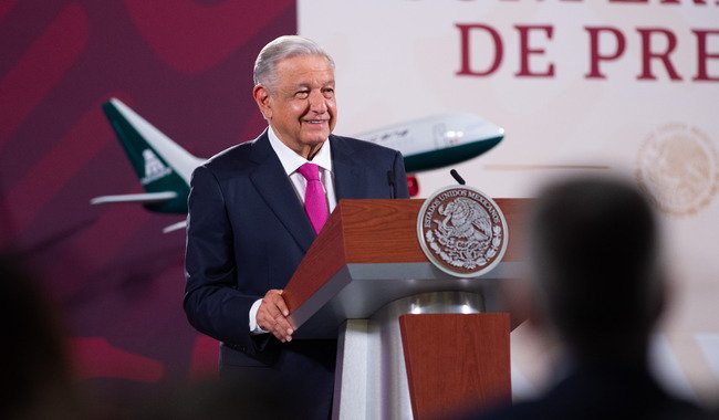 Presidente AMLO celebra acuerdo histórico con más de 7 mil trabajadores de Mexicana de Aviación