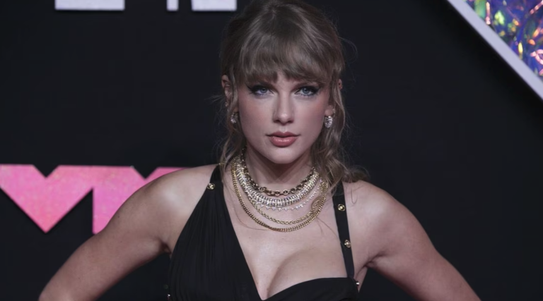 Taylor Swift rompió su anillo de 12 mil dólares en los VMAs