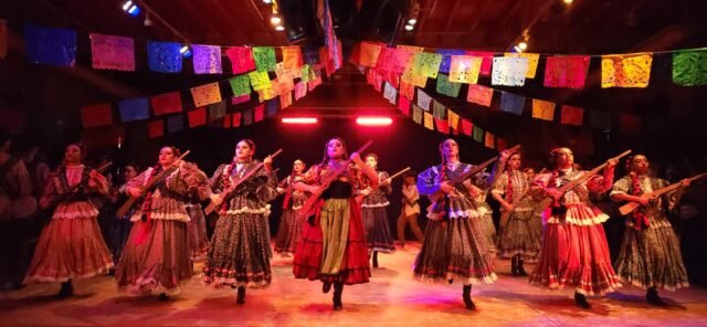 655269b12e2f4__655269b12e2f6