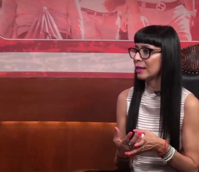 73749947-52de-4f76-b027-49964ff0b739-1