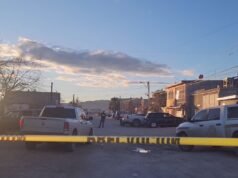 Encuentran encobijado en camioneta abandonada