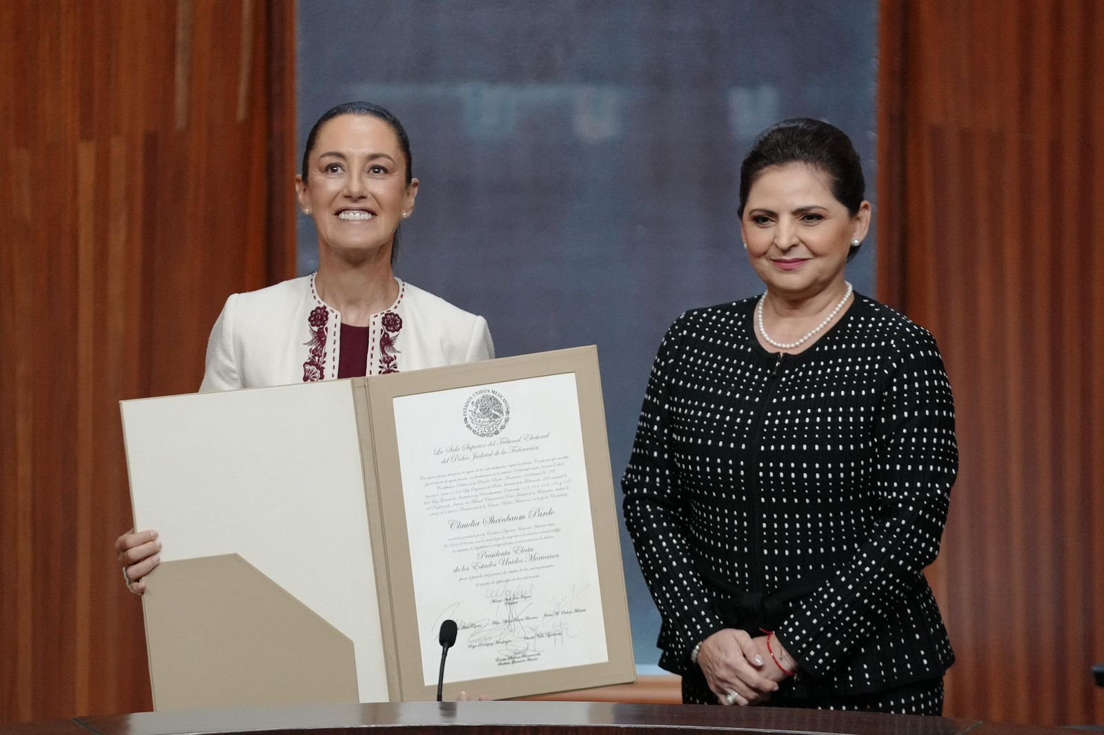 Claudia Sheinbaum Recibe Constancia Como Presidenta Electa De México Por Parte Del Tribunal 6304