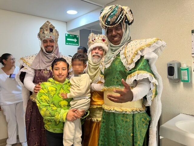 REYES MAGOS EN HOSPITAL REGIONAL DEL ISSSTE-06