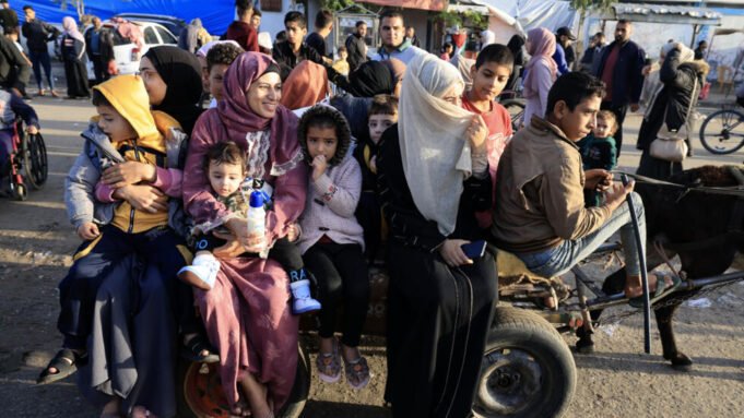 Vuelven a casa 300 mil palestinos desplazados