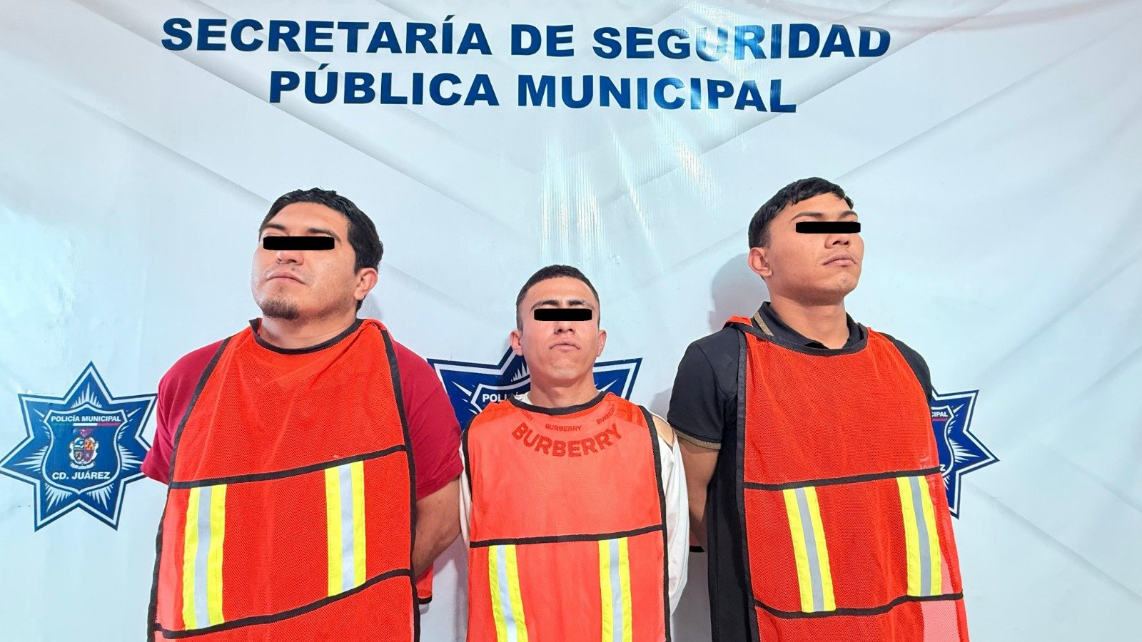 Detienen a tres hombres en posesión de dos armas de fuego Detienen a tres hombres en posesión de dos armas de fuego