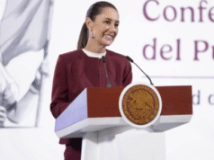 Claudia Sheinbaum muestra el mecanismo para votar este 1 de Junio