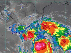 El huracán Erick toca tierra en México como tormenta de categoría 3