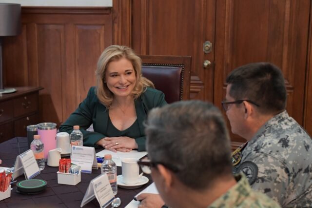 MARU CAMPOS ENCABEZA MESA DE SEGURIDAD