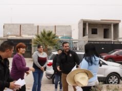 Se reúne titular de Atención Ciudadana del Suroriente con vecinos de la colonia Praderas del Sol