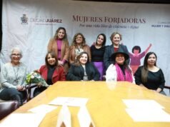 Regidoras entregan el reconocimiento Mujeres Forjadoras de una vida libre de violencia y digna