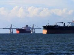 Trump ordena el bloqueo “total y completo” de todos los petroleros sancionados que entren y salgan de Venezuela