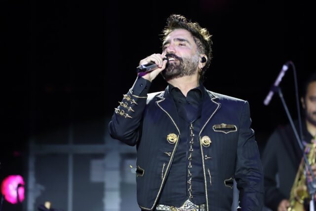 ALEJANDRO FERNANDEZ-DE REY A REY EN JUAREZ-05A