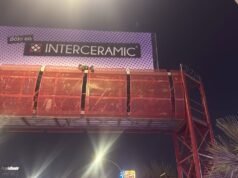 Rescatan policías municipales a un masculino que intentaba lanzarse de puente