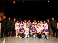 Más de 300 personas acompañaron la puesta en escena Mujeres de Arena