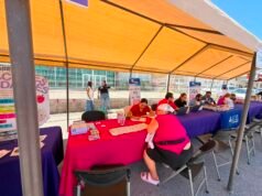 Acerca Salud Municipal servicios preventivos a mujeres durante feria en el CEJUM