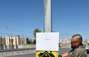 Retira personal de Ecología pendones de la Valle del Sol