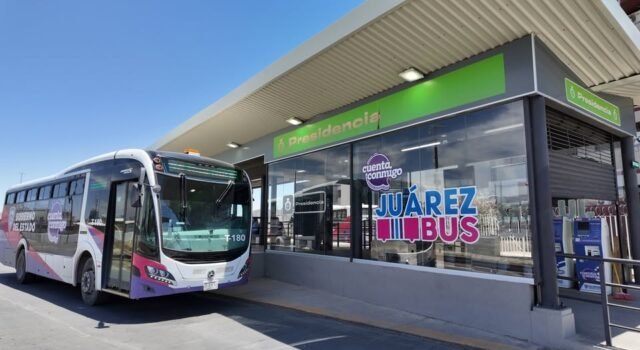 Acerca JuárezBus CAM Móvil a estación Presidencia del BRT-1