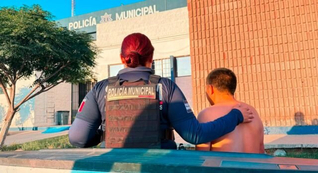 Policías resguardan a persona originaria de Guatemala víctima de secuestro