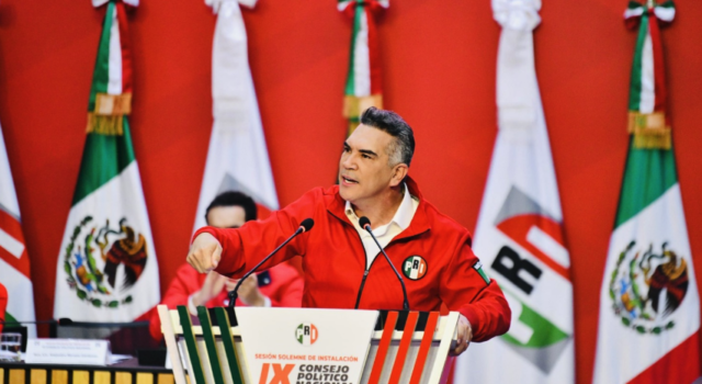 Alejandro Moreno celebra resultados de elecciones