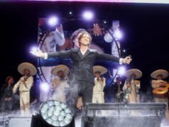 Rinde David Bisbal homenaje al clásico “Amor eterno”, de Juan Gabriel, en Auditorio Nacional