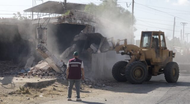 Interviene Municipio finca abandonada en El Barreal; advierten sanciones a propietarios omisos