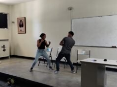 Diana “La Bonita” Fernández y “Mickey” Román comparten mensaje de superación en Ave Fénix 2000