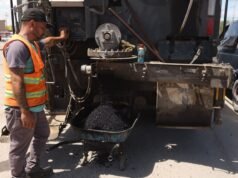 Supervisa Héctor Rafael Ortiz Orpinel trabajos de bacheo en Riberas del Bravo y pide a la JMAS atender infraestructura dañada