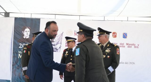 Asiste el Presidente Ortiz Orpinel a toma de posesión en el 9/o Regimiento de Caballería Motorizado