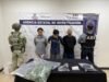 Detienen a tres personas durante cateo; se aseguró dos matas de mariguana y un arma de fuego