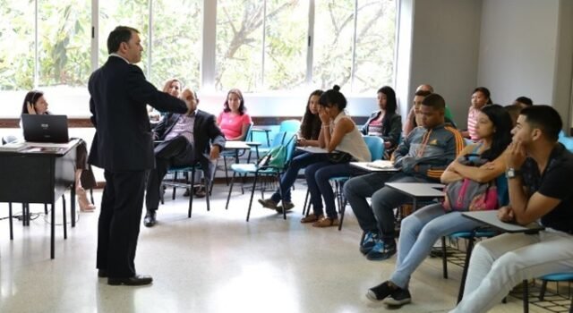 La cobertura universitaria en Colombia alcanza un máximo histórico
