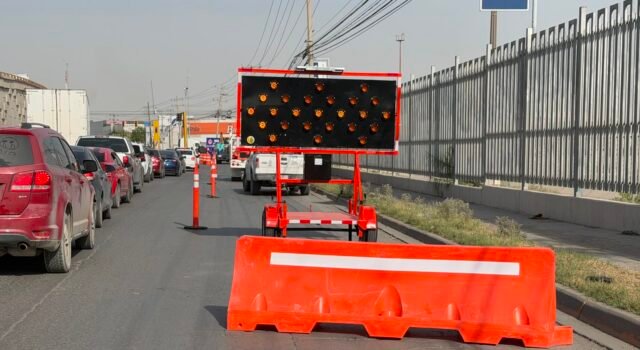 Pide Seguridad Vial transitar con precaución por instalación de tubería de la JMAS
