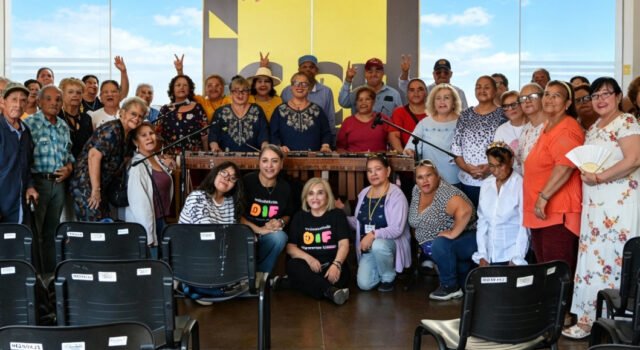 Llevan música y cultura a personas mayores del Consejo del Adulto Mayor de la colonia El Papalote