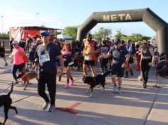 Gran afluencia en la divertida carrera Perros y Sombreros de la UACJ