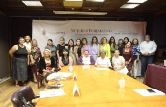Reconocen regidoras a mujeres forjadoras de vida libre y digna
