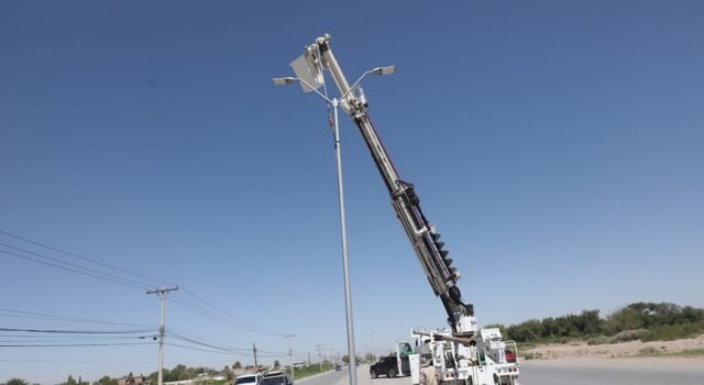 Mejora Alumbrado Público iluminación en la Carretera Juárez-Porvenir