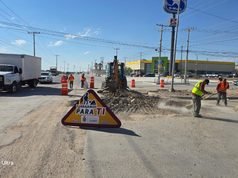 Atiende municipio con bacheo la carretera Juárez Porvenir