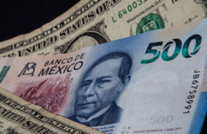 El peso inició la jornada con un avance marginal frente al dólar