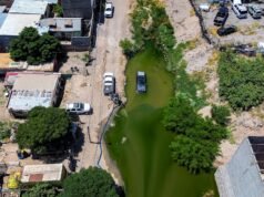Inicia JMAS reubicación de línea de drenaje para solucionar hundimiento en la colonia Aztecas.