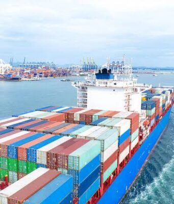 EU asegura que productos chinos llegan vía México para evitar el pago de aranceles.