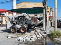 Retiran construcción irregular durante operativo de Reordenamiento en La Cuesta